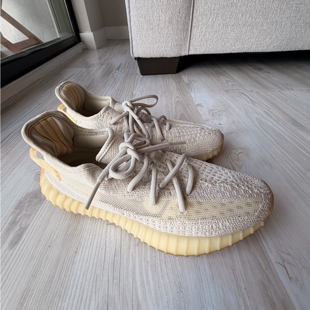 Adidas Yeezy Boost 350 V2 ‘Light’ unisex